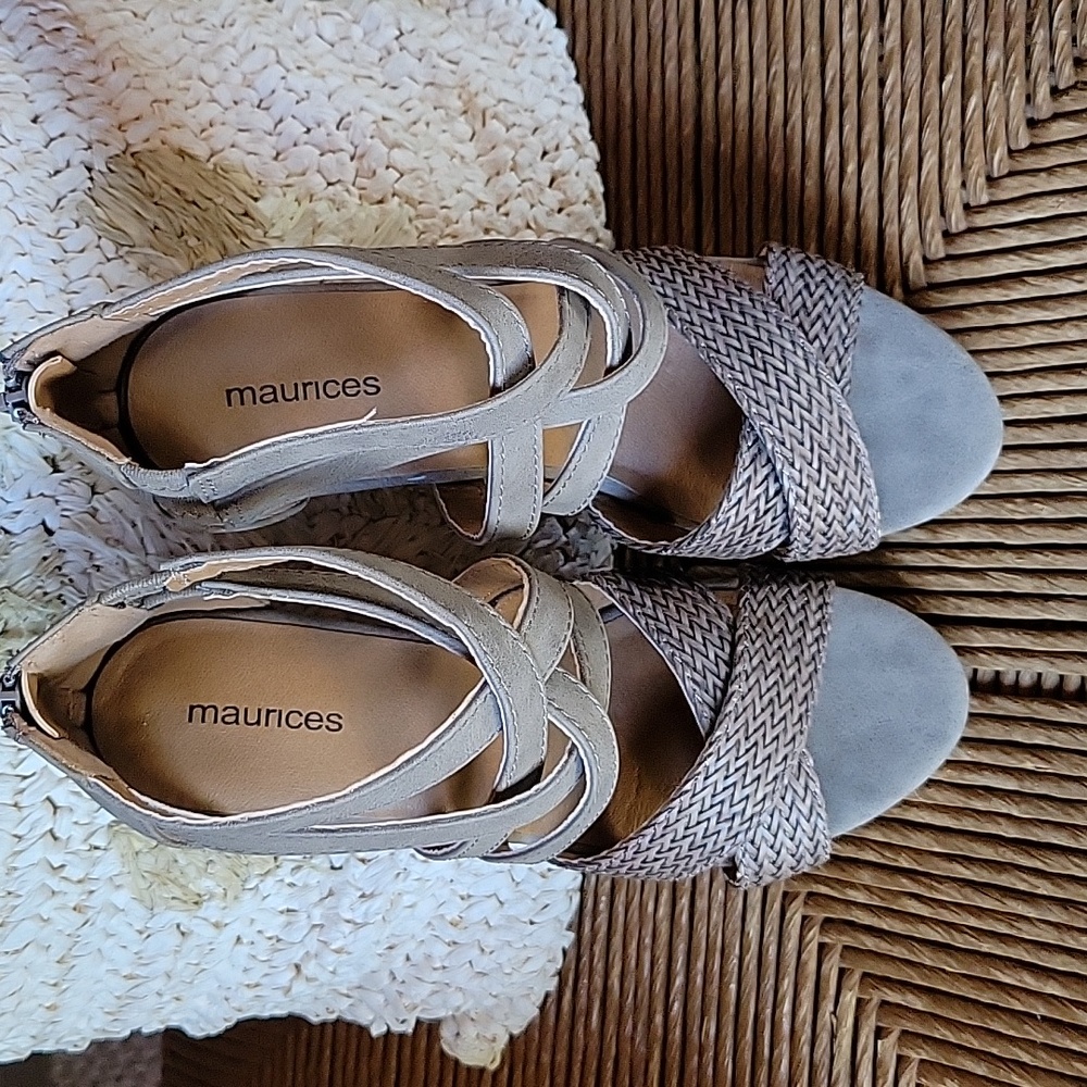 NWOT, Maurices Janae, platform wedge strappy sandals, taupe size 8M - Picture 9 of 13